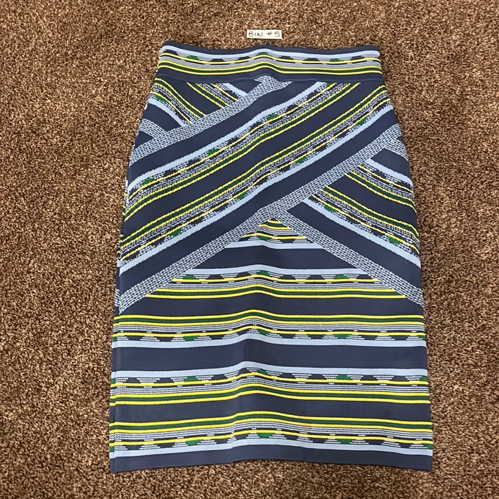 XS BGBC pencil skirt. Elastic waist